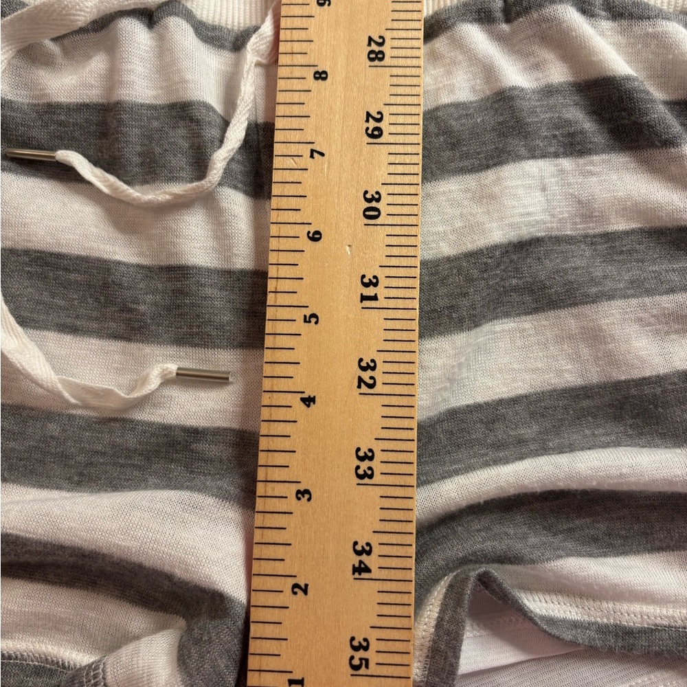 Victoria’s Secret Gray & White Striped Romper Drawstring Size M Pockets Viscose - Picture 10 of 13